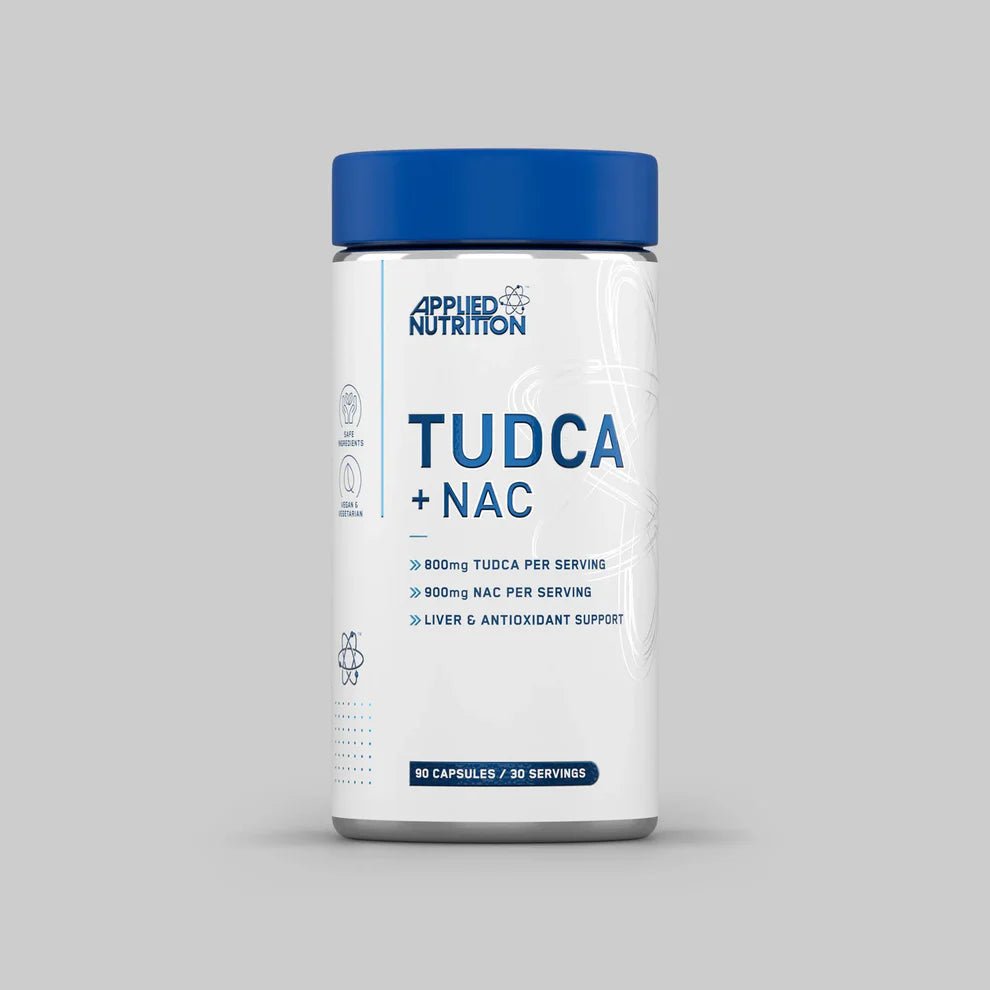 Recipient plastic alb Applied Nutrition TUDCA+NAC cu capac albastru, logo Applied Nutrition cu atom, text mare TUDCA+NAC, specificații 800mg TUDCA Per Serving, 900mg NAC Per Serving, Liver & Antioxidant Support, icoane vegan și prietenos cu stomacul, 90 Capsules 30 Servings vizibil. Formula premium pentru detoxifiere hepatică cu acid tauroursodeoxicolic și N-acetilcisteină precursor de glutation. Susține funcția ficatului, reduce stresul oxidativ, îmbunătățește drenajul biliar și eliminarea toxinelor.