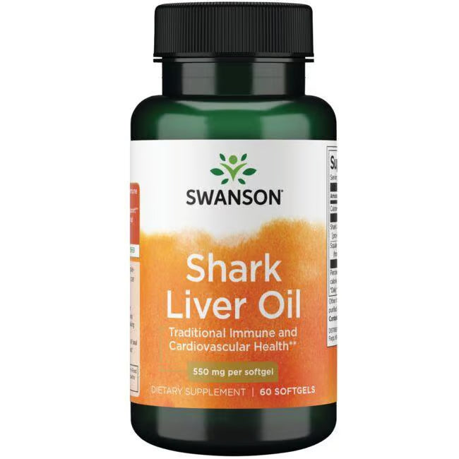 Recipient plastic verde închis Swanson Shark Liver Oil cu capac negru, logo verde Swanson cu frunză, bandă etichetă albă cu gradient portocaliu, text mare Shark Liver Oil, subtitlu Traditional Immune and Cardiovascular Health, 550mg per softgel, 60 Softgels vizibil. Supliment premium cu ulei de ficat de rechin bogat în 120mg squalen natural și alchilgliceroli AKG pentru susținerea sistemului imunitar. Susține sănătatea cardiovasculară, protecție antioxidantă celulară și hidratarea pielii.